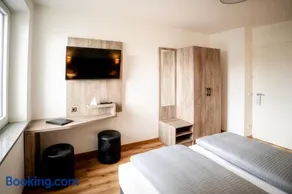 Boardinghouse Victory - Image 4