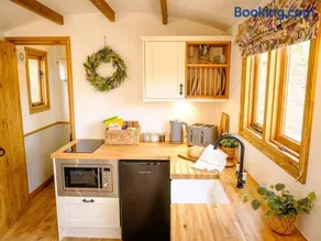Lintmill Lodges - Bluebell Shepherds Hut - Image 4