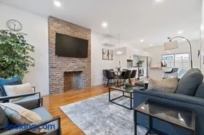 Pet Friendly 3 Bdrm House with Private Yard - Image 1