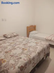 Casa residencial arejada em bairro tranquilo - Image 3