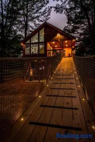 Romantic getaway in the treetops - Image 1