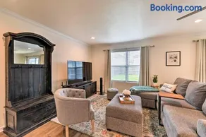 Walk to Baylor University: Waco Townhome - Image 2