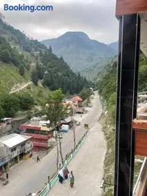 Rock & Green Hotel, Mahandri - Image 2