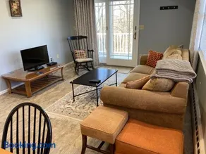Cozy Apartment Centrally Located in Southbury - Image 3