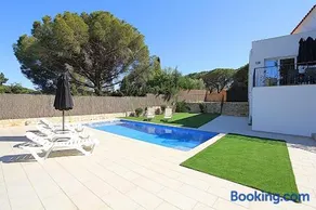 Villa Green House - Image 2