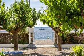 PSARIANOS BEACHFRONT APARTMENTS - Image 2