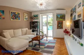Art & Gallery Vacation Home - Image 1