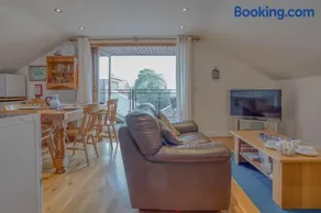 Crow's Nest - Secluded apartment with Sea Views, Crabpot Cottages, Hunstanton - Image 5