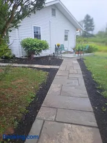 Cozy Country Cottage - Image 5