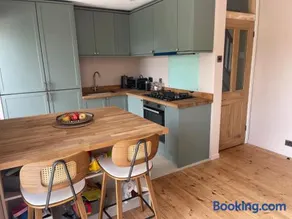 Lancing Seaside Home near Station - Image 2