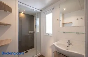 Bungalow confortable à Nans-les-Pins avec piscine partagée - Image 2