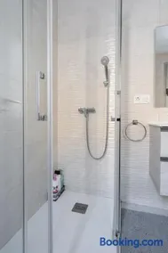 Apartamento Cervantes con terraza y vistas al mar - Image 2