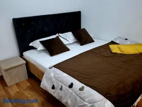 Merry Home - Image 2