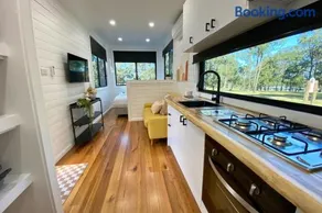 Merlot self-contained home - Image 1