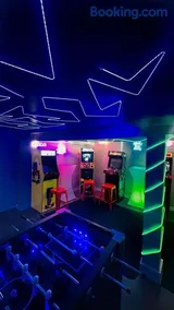 Arcade • Theater • Gym • Office • Sleeps 15 - Image 1