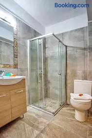 Rent House Diamond - Image 2