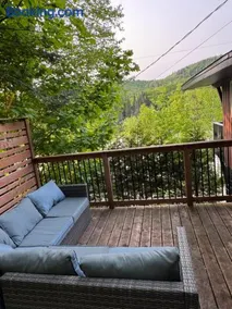 Chalet Alpin Suisse Au Bord Du Lac - Image 1