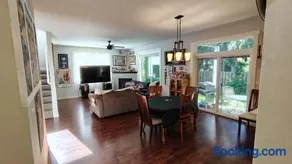 Evergreen House - Image 2