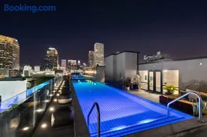 Full of Character Suite with so Many Amenities Hotel - Image 2