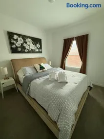 Private Guest Suite - Shows and Hard Rock - Image 2