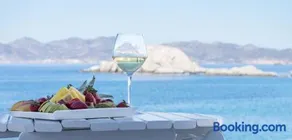 Traditional House by the Sea - Image 2