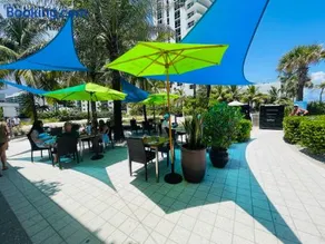 Beautiful penthouse condo with stunning views of both ocean and city - Image 5