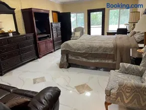 Specious 6000 sf privat gated villa with View - Image 2