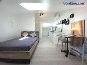 Studio Climatisé avec Tv et wifi - Image 1