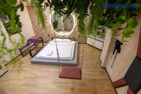 Royal Luxury Apartment with Sauna and Jacuzzi - Image 2