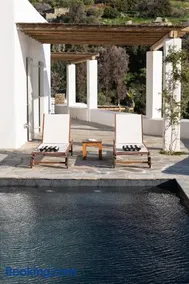 Villa AVRA, a serene Cycladic villa with private pool overlooking the Aegean Sea - Image 1