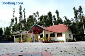 Hazel Retreat - Full Home & Coffee Estate - Image 1