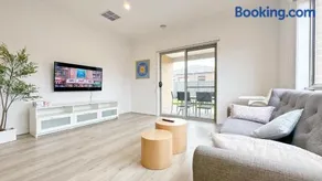 The Grove Home 4B - Image 1