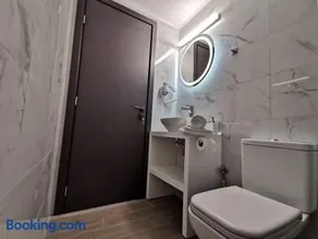Sunrise Luxury Seaside Apartment - Image 3