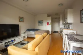 Lil Haven Cozy Studio with Sauna, Glassed Balcony and Free Parking - Image 3