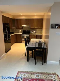 2 bedroom basement with parking - Image 5