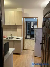 Urban Chic Apartment - Image 1
