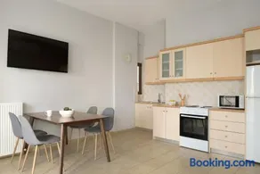 Modern Apartment with Lovely Terrace and Sea View - Image 4