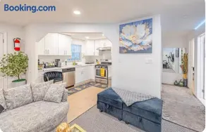 Exquisite 3 Bedrooms - Image 2