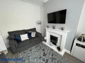 A great place to stay-2 Bedroom House - Image 2