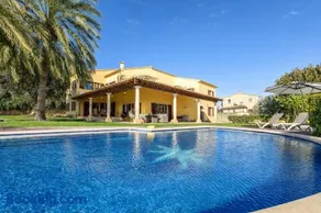 Villa Nobleza, oasis con piscina y gimnasio a 2 min del centro - Image 1