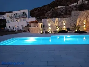 Plaka's Petite seaside view - Image 4