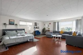 Relaxing 4 bedroom - Full Kitchen & Dining - BART - Image 2