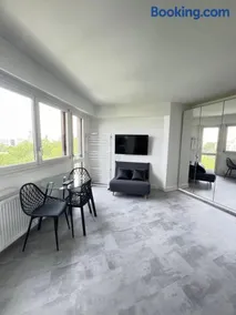 Apartment HOME in Paris with View, 15min to center - Image 2