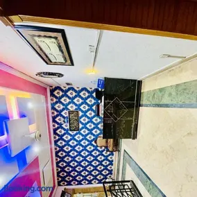 Galaxy Lodge - Image 2