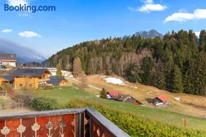 Demi-chalet familial au calme avec magnifique vue - Image 1
