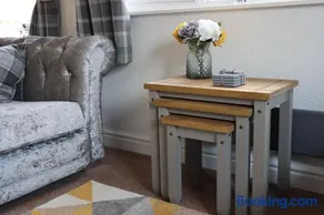 HEDDFAN, Luxury 3 bedroom timber lodge, Now with WiFi, Caer Beris Holiday Park, Builth Wells, SORRY NO TRADESMEN OR CONTRACTORS ALLOWED - Image 5