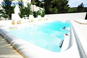 Villa con grande Jacuzzi esteriore - vicino alla spiaggia di Cala Llonga - Image 1