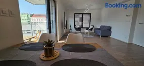Haas Apartments Tower, 2 bedrooms, balcony and parking - Image 5