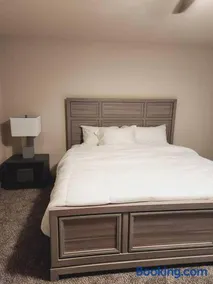 Townhouse near AT&T stadium, Six Flags & Epic Waterpark - Image 5
