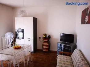 G&M Holiday Home 2 - Image 2
